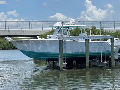 BOATZON | Sportsman Open 302 Center Console 2025