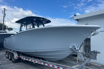 BOATZON | Sportsman Open 302 Center Console 2026