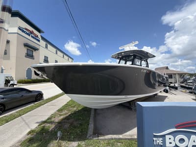 BOATZON | Sportsman Open 322 Center Console 2021