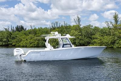 BOATZON | Sportsman Open 322 Center Console 2024