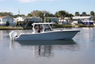 BOATZON | Sportsman Open 322 Center Console 2025