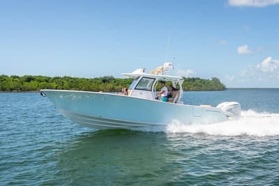 BOATZON | Sportsman Open 322 Center Console 2027