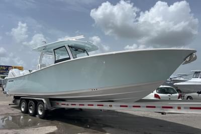 BOATZON | Sportsman Open 352 Center Console 2026 BOATZON | Sportsman Open 352 Center Console 2026