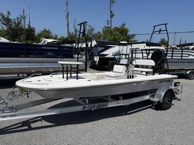 BOATZON | Spyder FX17 Flicker 2026
