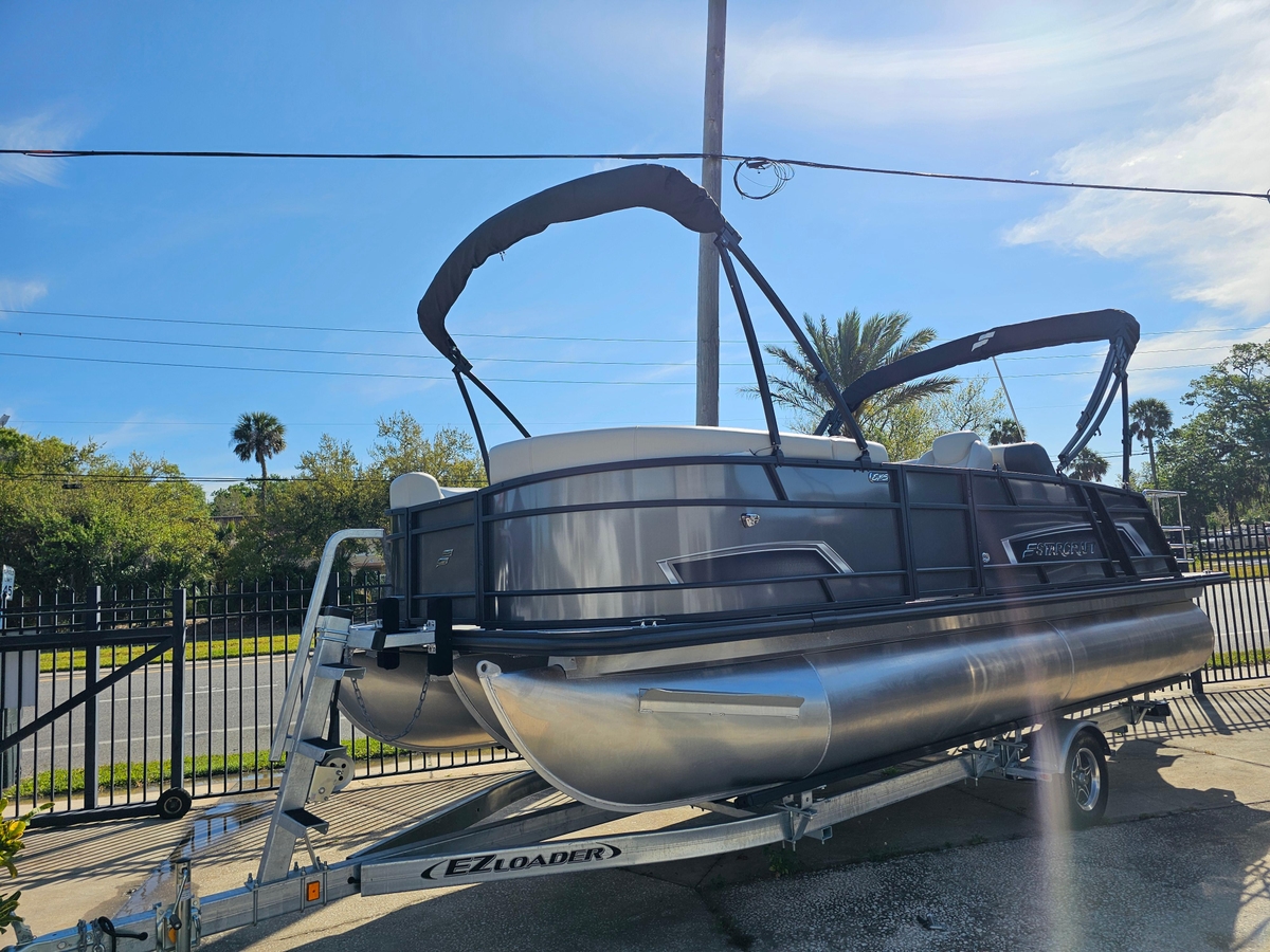 2025 Starcraft EXS 1 Q DH - Sold Boat