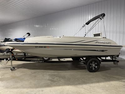 BOATZON | Starcraft Limited 2000 IO w Duo Prop w Trailer 2022