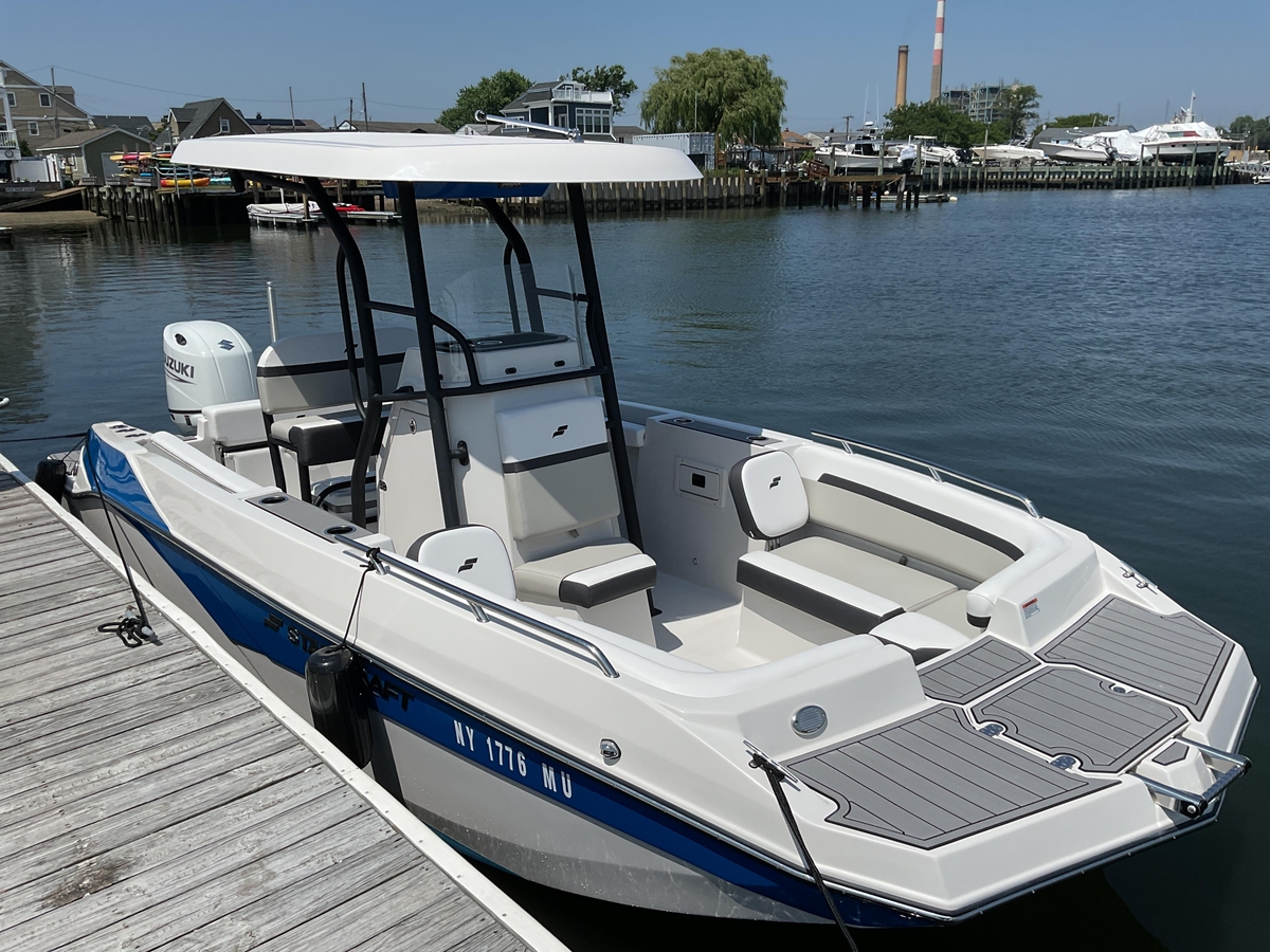 2025 Starcraft SVX 211 OB CC - Sold Boat