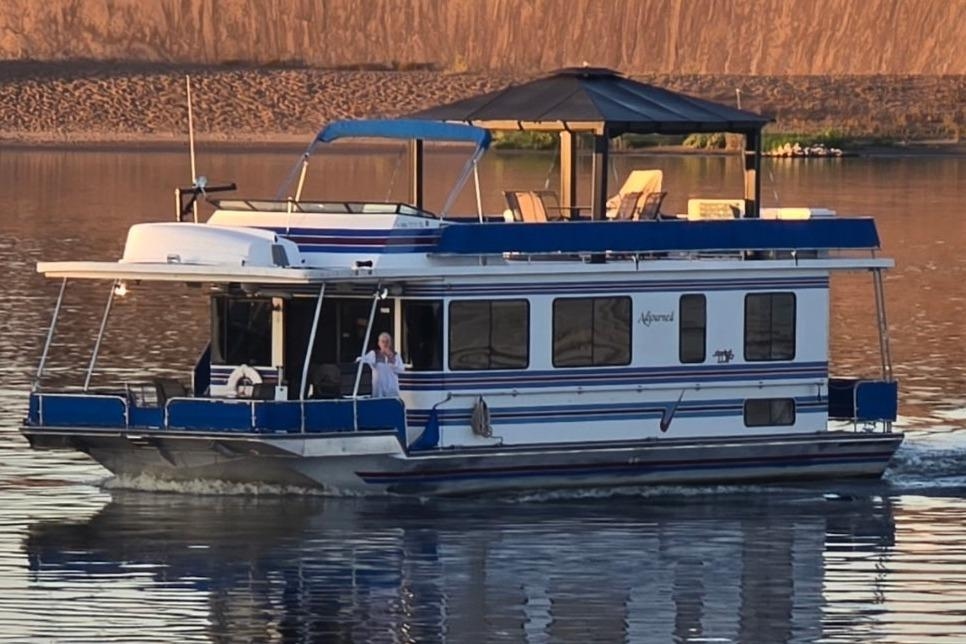 1994 Stardust Cruisers 15 X 48 - Sold Boat