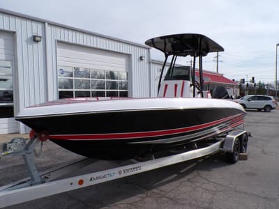 BOATZON | STATEMENT MARINE SUV 250 Open Center Console 2026