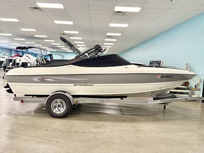BOATZON | Stingray 195LRLSLX 2011