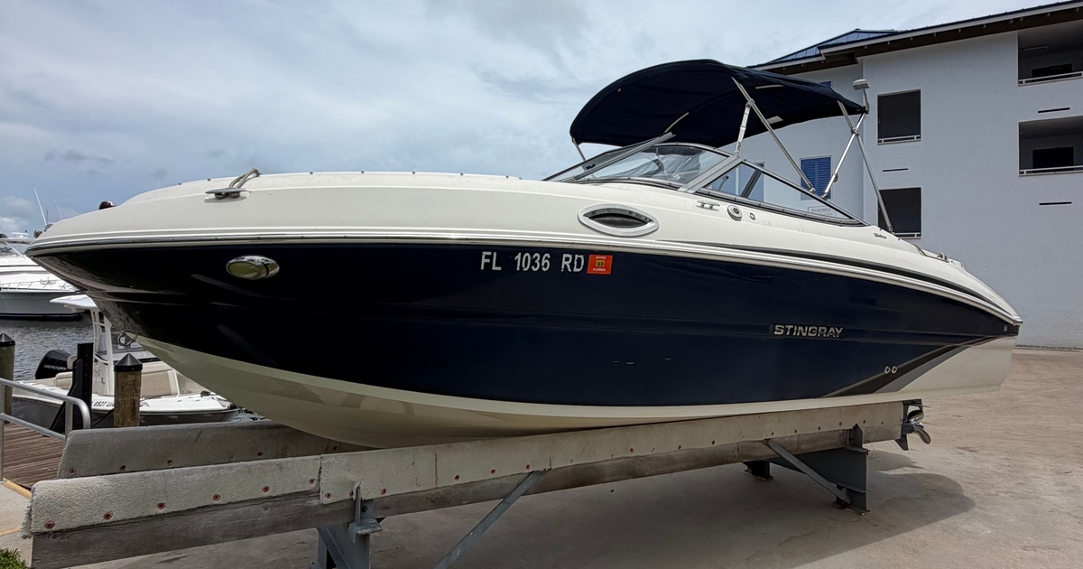2016 Stingray 214 LR - Sold Boat