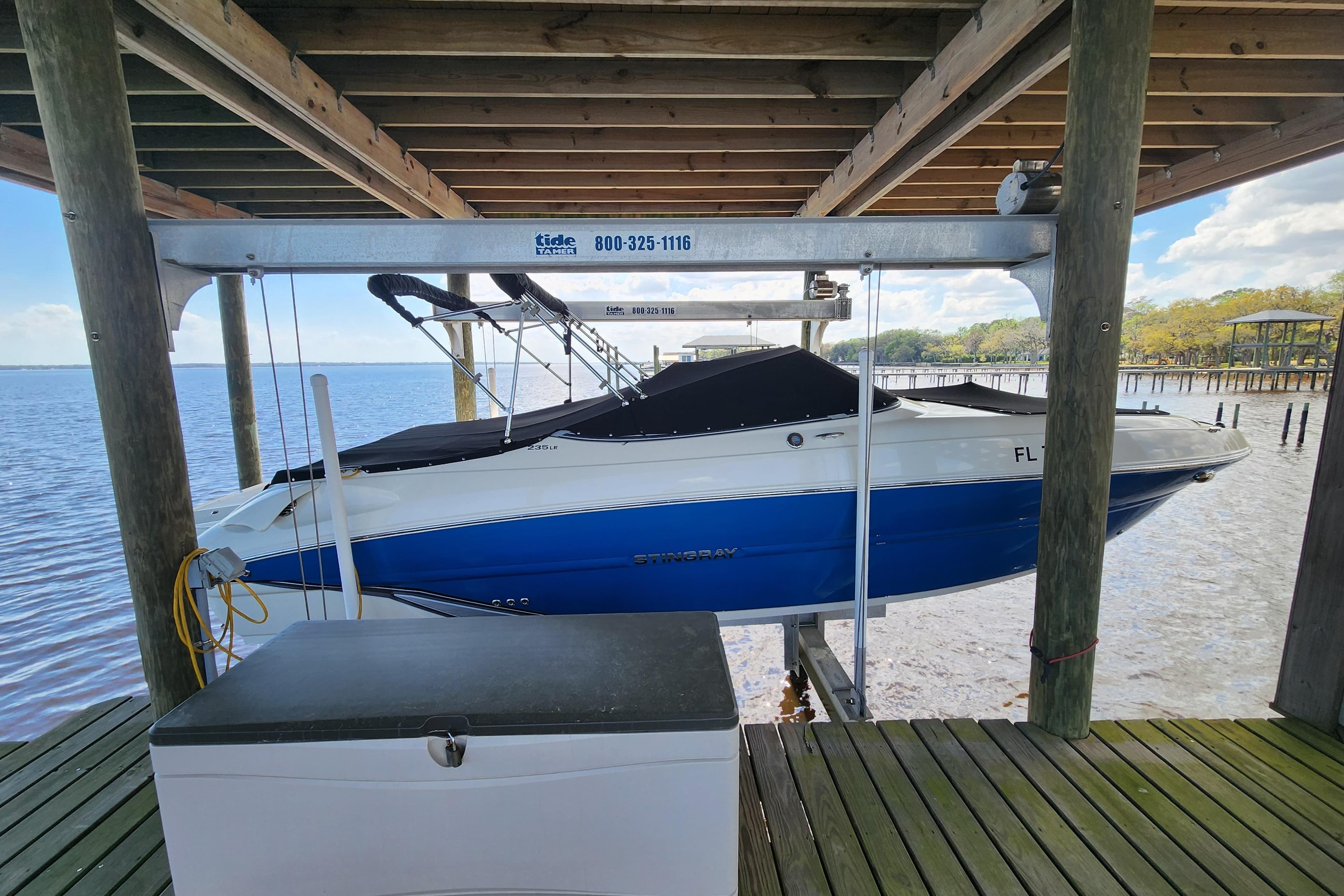 Stingray 235 LR 2018