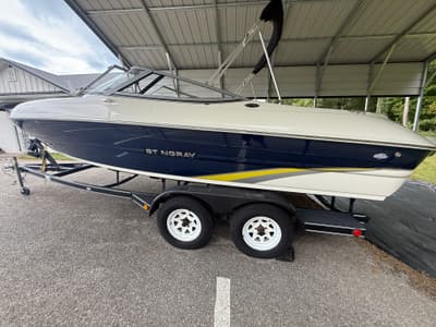 BOATZON | Stingray Boats 208LR 2014