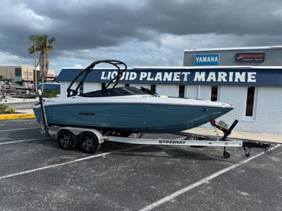 BOATZON | Stingray Boats 225SE 2021