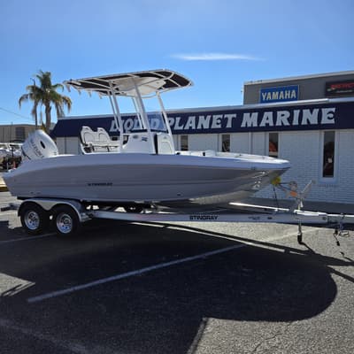 BOATZON | Stingray Boats CC 206 2026