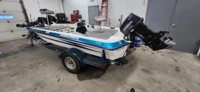 BOATZON | Stratos 1997 Stratos 268V 17 SC Bass Boat 1997