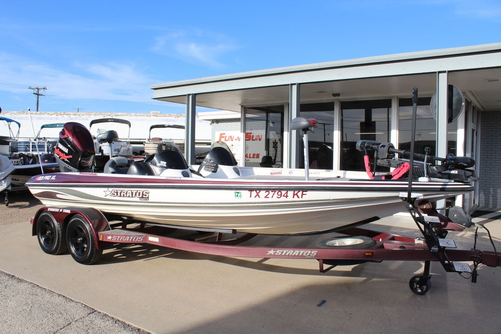 2005 STRATOS 201 PRO XL - Sold Boat