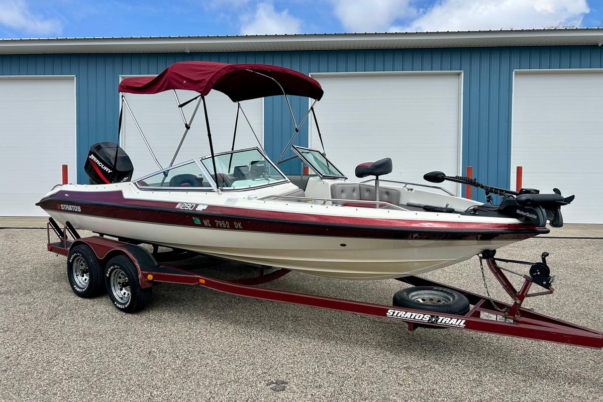 1994 Stratos 290 SkiNFish - Sold Boat