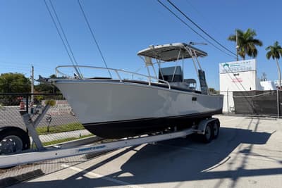 BOATZON | Strike 26 Center Console Cuddy 2020