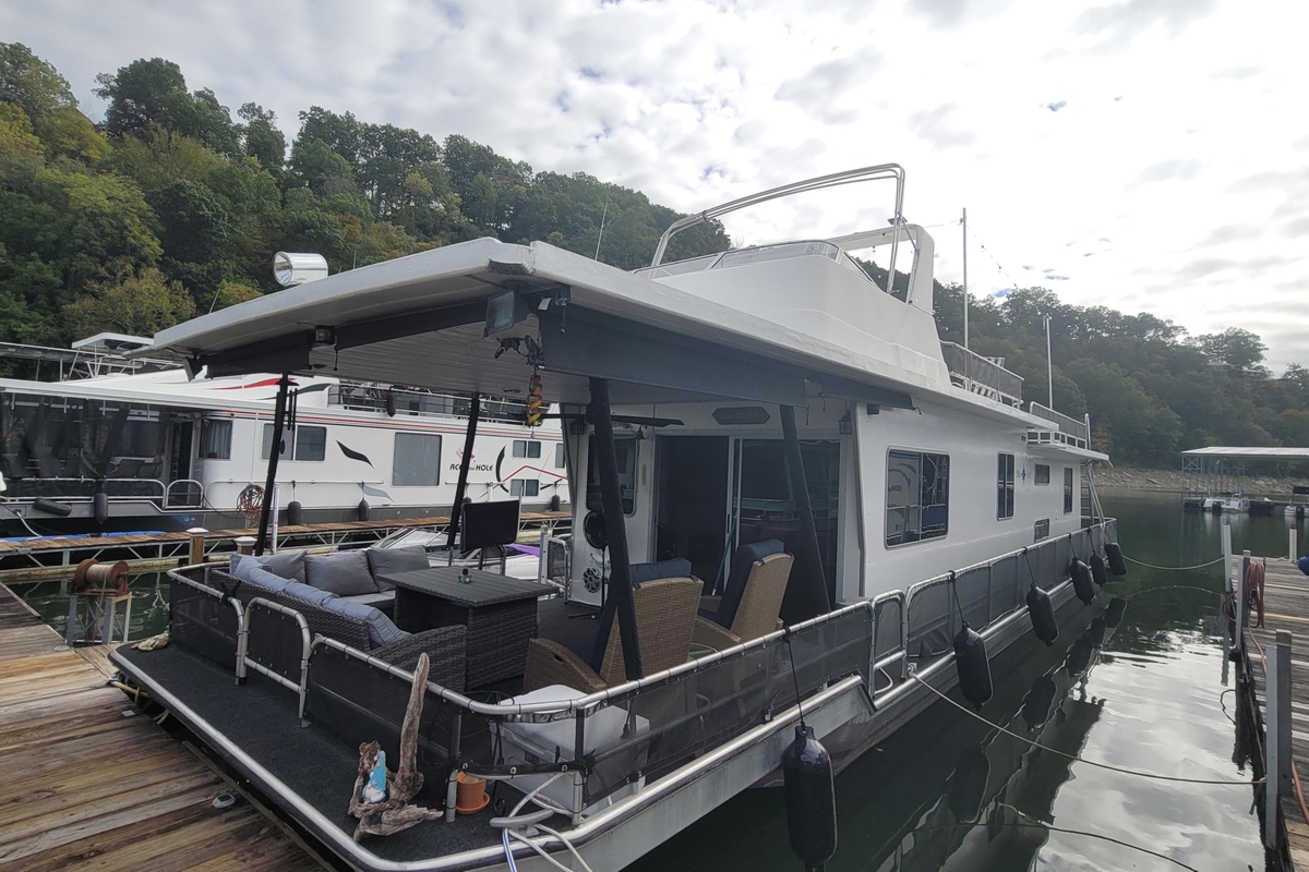 1987 Sumerset 14x60 - Sold Boat