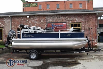 BOATZON | Sun Tracker 18 Bass Buggy 2026