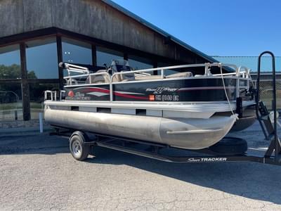 BOATZON | Sun Tracker 18 DLX 2016