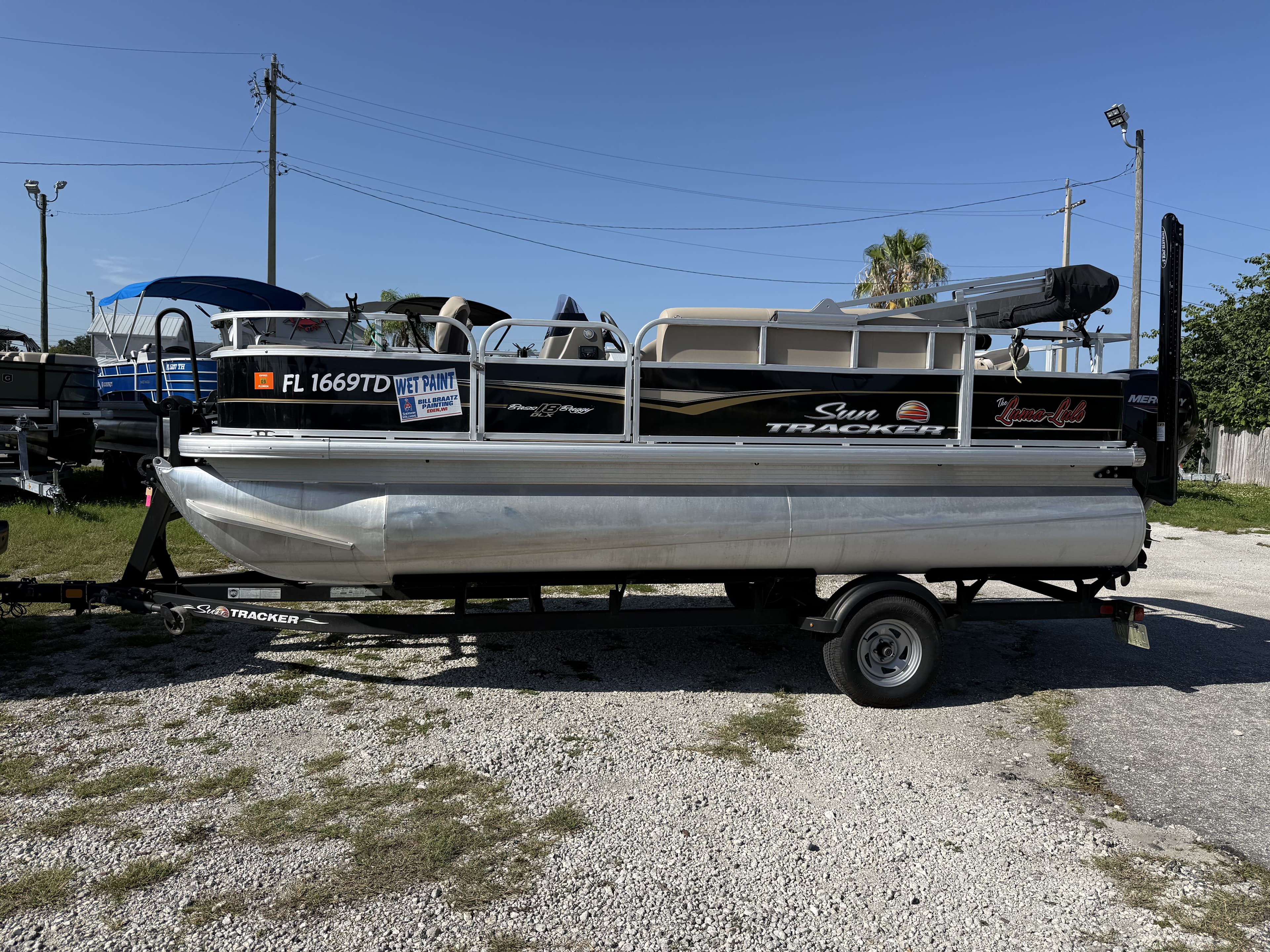 Sun Tracker 18 DLX Bass Buggy 2022
