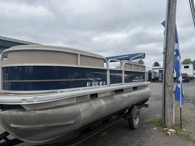 BOATZON | Sun Tracker 18 PARTY BARGE DLX 2020