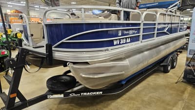 BOATZON | Sun Tracker BARGE 22 DELUXE 2018