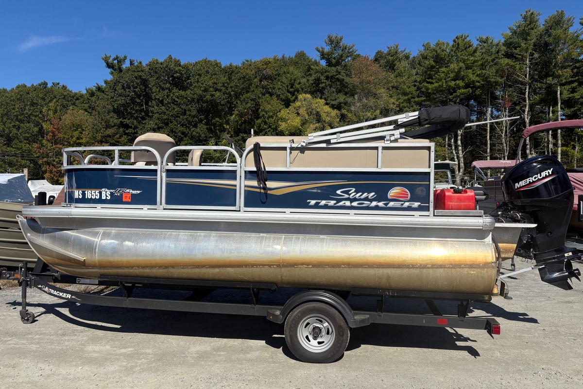 2022 Sun Tracker Bass Buggy 16 XL - Sold Boat