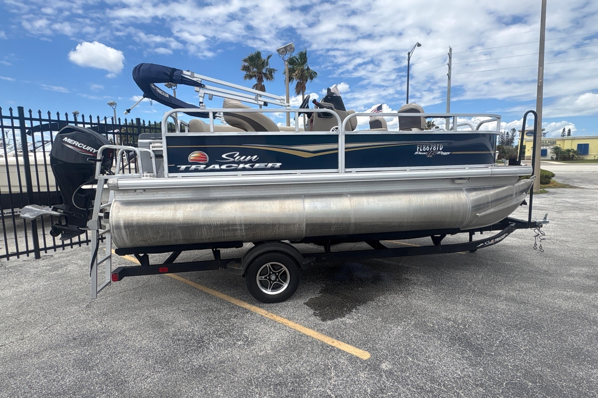 2022 Sun Tracker Bass Buggy 16 XL Select - Sold Boat