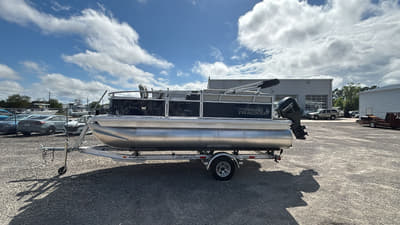 BOATZON | Sun Tracker BASS BUGGY 16XL 2026