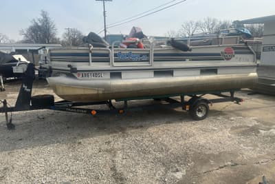 BOATZON | Sun Tracker Bass Buggy 18 Classic Series 1992