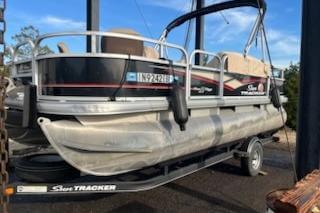 BOATZON | Sun Tracker Bass Buggy 18 DLX 2019