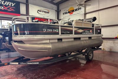 BOATZON | Sun Tracker Bass Buggy 18 DLX 2019