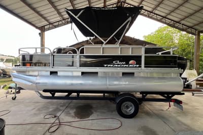 BOATZON | Sun Tracker Bass Buggy 18 DLX 2020