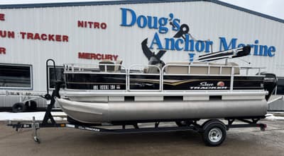 BOATZON | Sun Tracker BASS BUGGY 18 DLX 2020