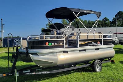 BOATZON | Sun Tracker Bass Buggy 18 DLX 2021