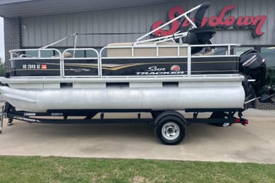 BOATZON | Sun Tracker Bass Buggy 18 DLX 2021