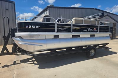 BOATZON | Sun Tracker Bass Buggy 18 DLX 2021
