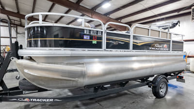 BOATZON | Sun Tracker Bass Buggy 18 DLX 2022