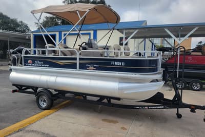 BOATZON | Sun Tracker Bass Buggy 18 DLX 2023