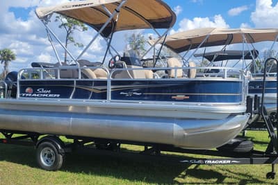 BOATZON | Sun Tracker Bass Buggy 18 DLX 2023