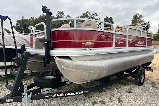 2023 Sun Tracker Bass Buggy 18 DLX - Sold Boat