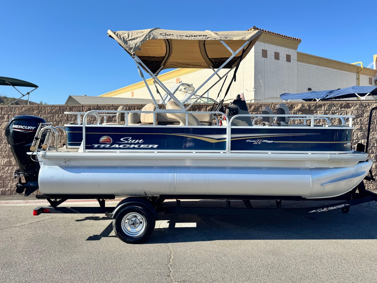 2023 Sun Tracker Bass Buggy 18 DLX - Sold Boat