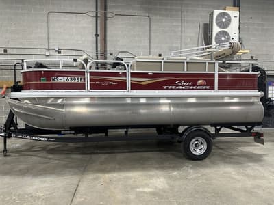 BOATZON | Sun Tracker Bass Buggy 18 DLX 2024