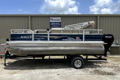 BOATZON | Sun Tracker Bass Buggy 18 DLX 2024