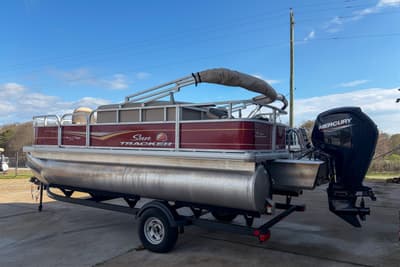 BOATZON | Sun Tracker Bass Buggy 18 DLX 2024