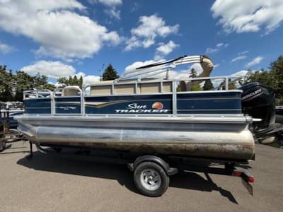 BOATZON | Sun Tracker Bass Buggy 18 DLX 2024
