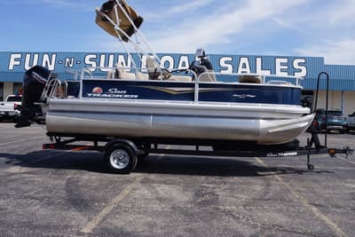BOATZON | Sun Tracker Bass Buggy 18 DLX 2025